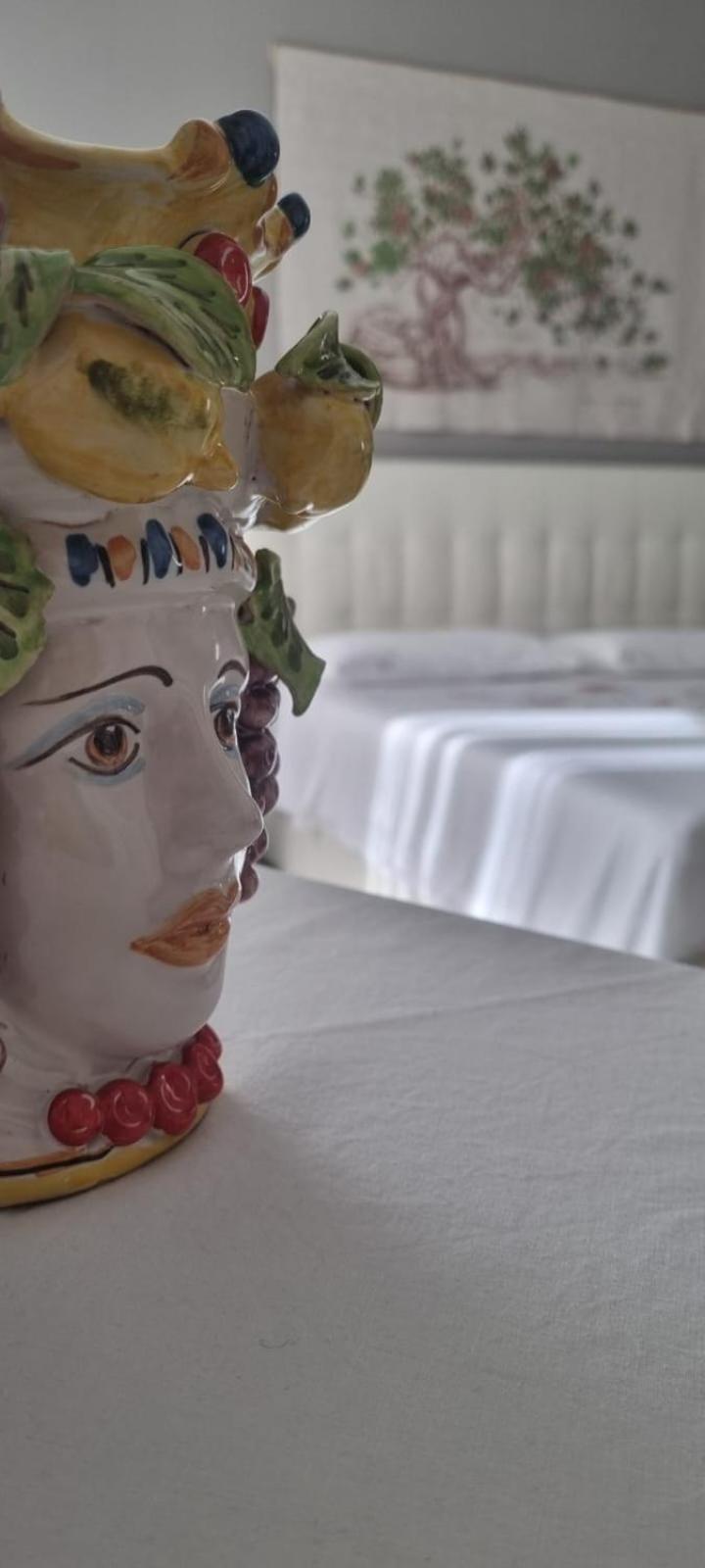 ピアッツァ・アルメリーナ La Regina Di Saba Bed & Breakfast エクステリア 写真